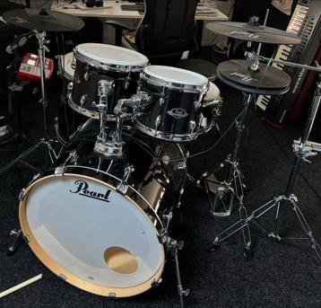 Pearl elektrische/accoustic drumstel beschikbaar voor biedingen