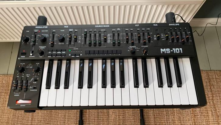 Behringer MS101 - Analoge mono synth - Roland SH101 clone, Muziek en Instrumenten, Synthesizers, Zo goed als nieuw, Overige aantallen