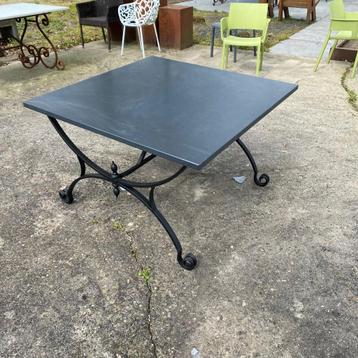 Granieten Tuintafel - Stalen Frame - 115x115x73cm beschikbaar voor biedingen