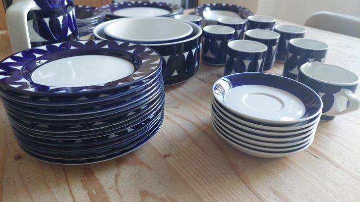 Arabia Sotka servies, Huis en Inrichting, Keuken | Servies, Zo goed als nieuw, Kop(pen) en/of Schotel(s), Overige stijlen, Keramiek
