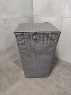 Leuke zwart-wit gevlochten wasmand met deksel, Huis en Inrichting, Ophalen, Kunststof, Gebruikt, 50 tot 75 cm