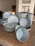 Compleet blauw modern servies, Gebruikt, Keramiek, Ophalen of Verzenden, Effen