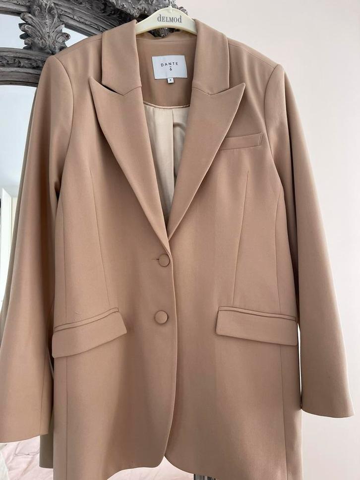 Prachtig Dante 6 Beige Colbert/Blazer maat 3, Kleding | Dames, Jasjes, Kostuums en Pakken, Zo goed als nieuw, Jasje, Maat 38/40 (M)