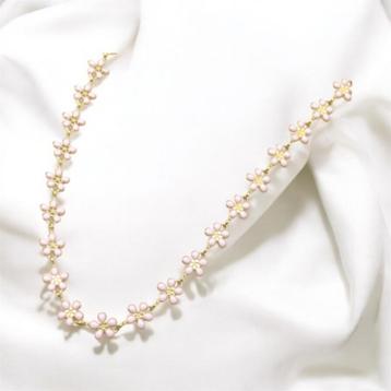 Ketting Rosie beschikbaar voor biedingen