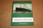Waltzing on the waves. Muziek Holland Amerika Lijn., Boeken, Ophalen of Verzenden, 20e eeuw of later, Zo goed als nieuw