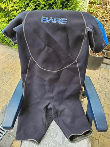 Bare duikpakken te koop beschikbaar voor biedingen