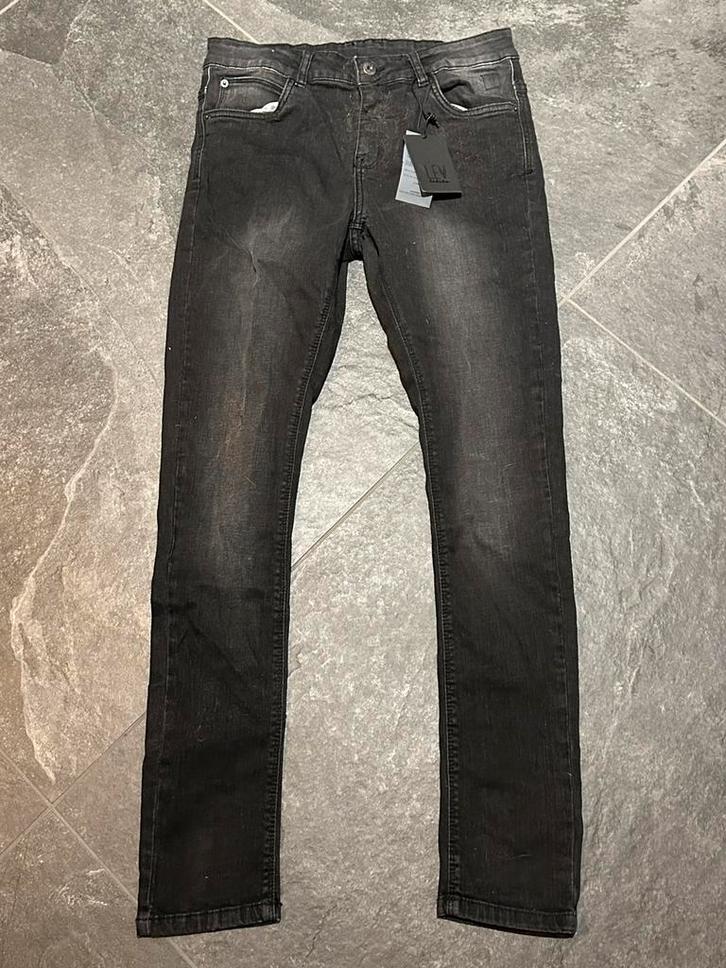 NIEUW zwarte jog jeans straight mt 158/164 levv (€45) a2, Kinderen en Baby's, Kinderkleding | Maat 158, Nieuw, Jongen, Broek, Ophalen of Verzenden