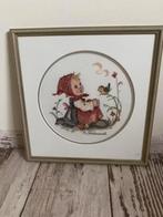 Borduurwerk meisje met vogel. M.j. Hummel., Hobby en Vrije tijd, Borduren en Borduurmachines, Ophalen of Verzenden, Zo goed als nieuw