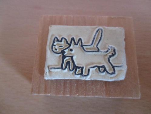 Houten stempel - hondje en poesje, Hobby en Vrije tijd, Stempelen, Zo goed als nieuw, Houten stempel, Ophalen of Verzenden
