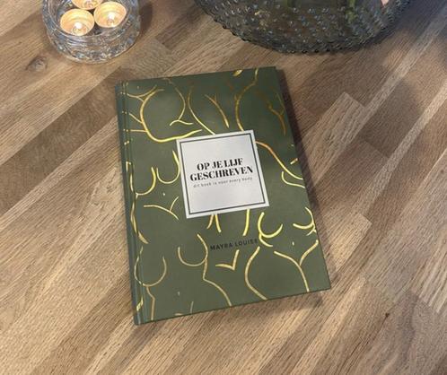 Op je lijf geschreven - Mayra Louise, Boeken, Overige Boeken, Zo goed als nieuw, Ophalen of Verzenden