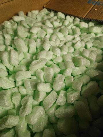 Ca. 6 dozen verpakkingschips (ca. 500 liter) beschikbaar voor biedingen