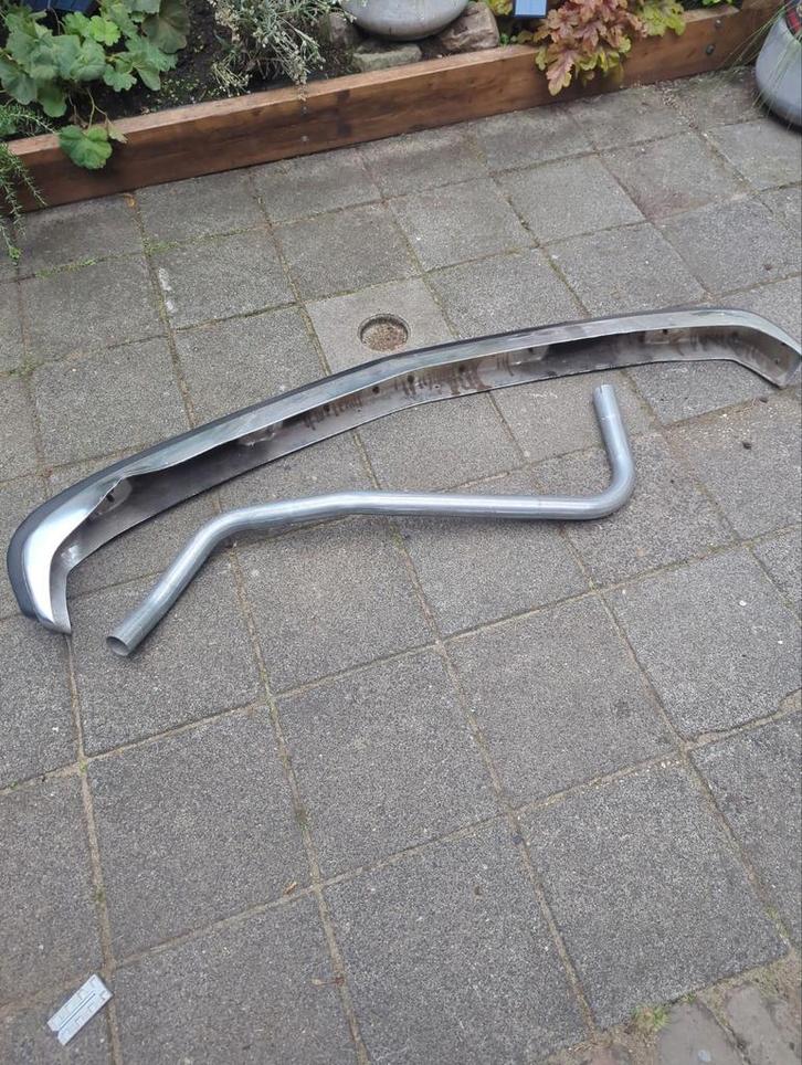 Bumper en uitlaatpijp 140 / 144 serie 1971, Auto-onderdelen, Carrosserie en Plaatwerk, Bumper, Oldtimer onderdelen, Universele onderdelen