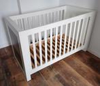 Babykamer Bedje & Commode (Babypark)
z.g.a.n, Kinderen en Baby's, Kinderkamer | Complete kinderkamers, Ophalen, Zo goed als nieuw