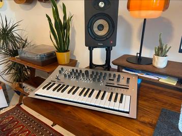 Korg Minilogue synthesizer beschikbaar voor biedingen