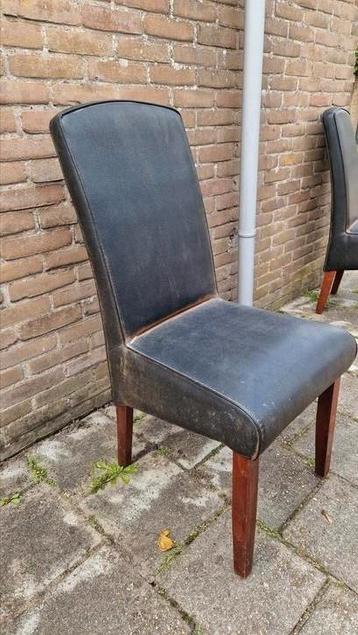 4 stoelen, 5euro pstuk beschikbaar voor biedingen