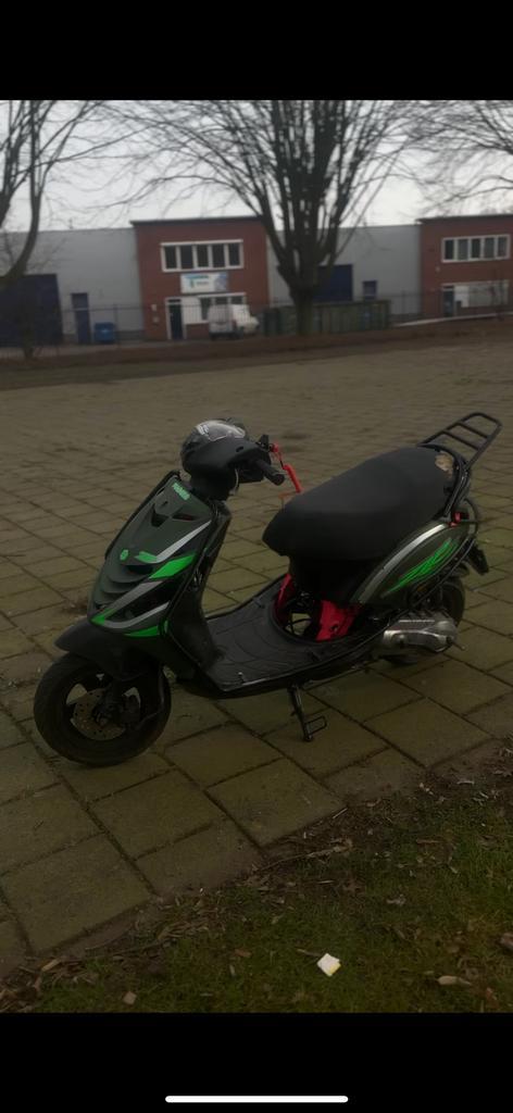 Zip 172cc brom raket, Fietsen en Brommers, Scooters | Piaggio, Zo goed als nieuw, Zip, Ophalen