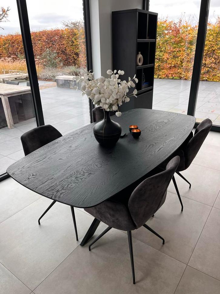 Zwarte Eettafel Puur + 4 Velours Stoelen (Zo Goed Als Nieuw), Huis en Inrichting, Tafels | Eettafels, Zo goed als nieuw, 100 tot 150 cm