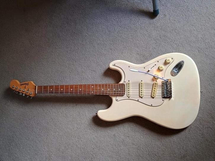 Phoenix Strat, Muziek en Instrumenten, Snaarinstrumenten | Gitaren | Elektrisch, Zo goed als nieuw, Solid body, Overige merken
