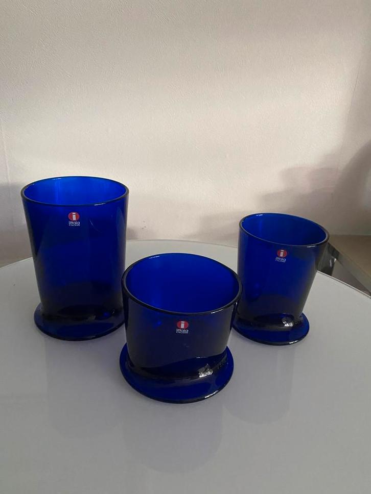 Iittala drie kobalt blauwe glazen, Antiek en Kunst, Antiek | Glas en Kristal, Ophalen of Verzenden