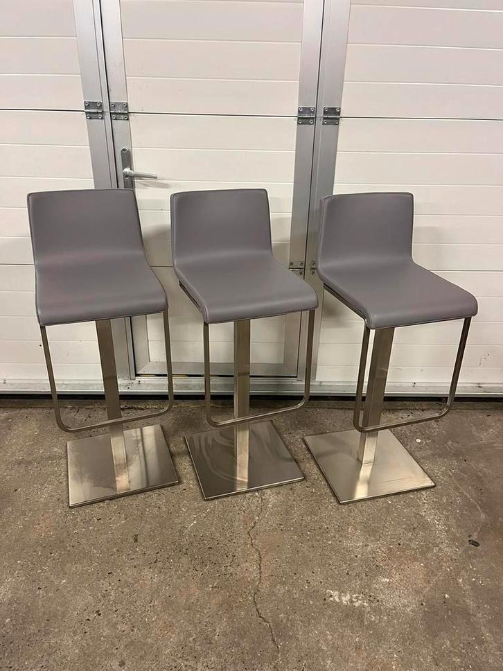 3 stuks Luxe horeca restaurant barkrukken Pedrali draaibaar, Huis en Inrichting, Barkrukken