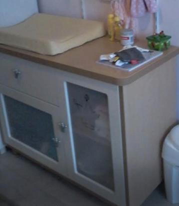 Kroontjes baby kamer beschikbaar voor biedingen