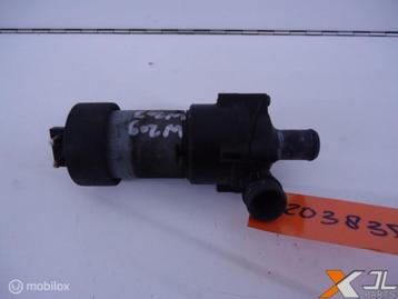 C-KLASSE W203 KOELVLOEISTOFPOMP A2038350064 beschikbaar voor biedingen