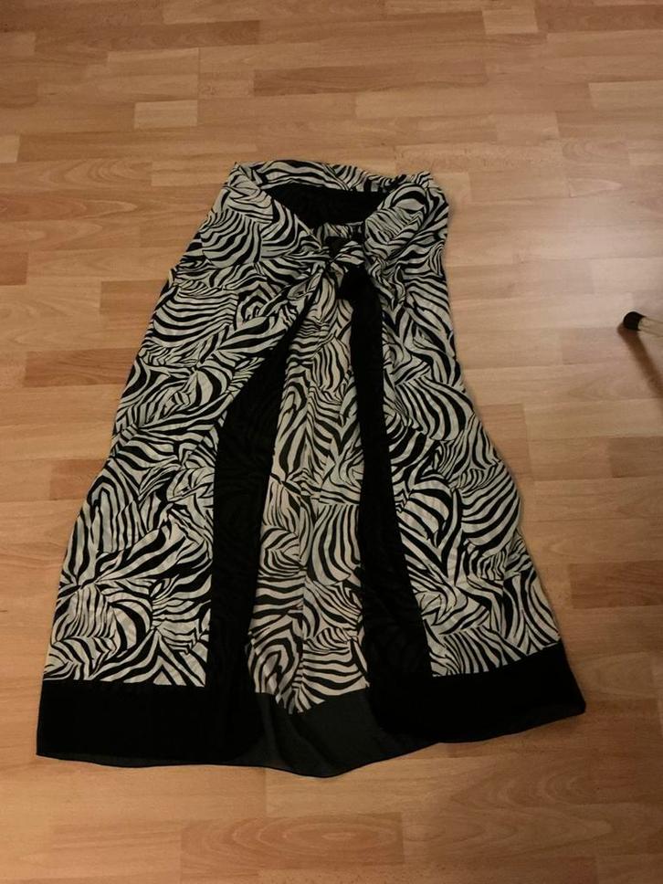 Merk Pareo omslagdoek kleur zwart/wit 1.20 x1.40 mt, Kleding | Dames, Badmode en Zwemkleding, Nieuw, Overige typen, Overige kleuren