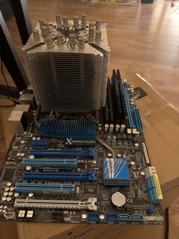 Upgrade set i7-950, P6X58D Deluxe, 8GB RAM, Scythe Mugen, Computers en Software, Moederborden, Gebruikt, Intel, DDR3, Ophalen of Verzenden