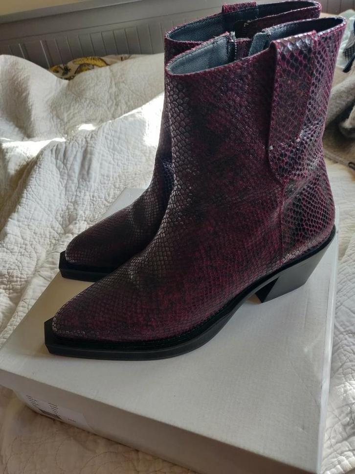 Femme du sud laarsjes maat 41 van 299 euro voor 99 euro!, Kleding | Dames, Schoenen, Nieuw, Hoge laarzen, Blauw, Ophalen of Verzenden