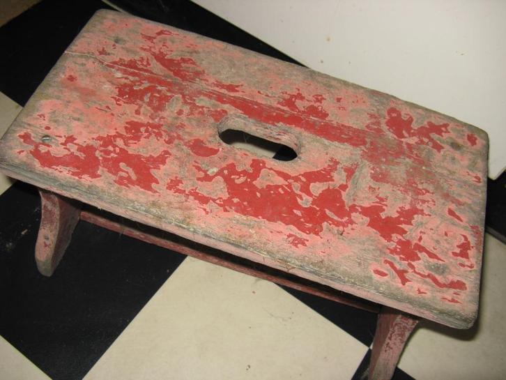 Vintage voetenbank opstapje laag krukje of plantenkruk, Huis en Inrichting, Krukjes, Gebruikt, Hout, Ophalen of Verzenden