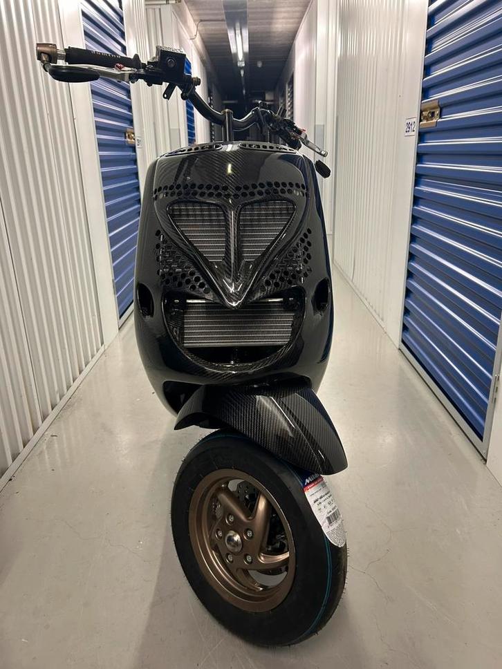 SP98 (carbon), Fietsen en Brommers, Scooters | Piaggio, Zo goed als nieuw, Zip, Benzine, Ophalen of Verzenden