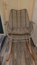 Schommelstoel / Voedingsstoel Riet + voedingskussen, Huis en Inrichting, Stoelen, Ophalen, Gebruikt, Blauw, Scandinavisch