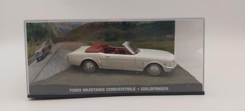 #35 Ford Mustang Convertible James bond auto met boekje, Hobby en Vrije tijd, Modelauto's | 1:43, Nieuw, Auto, Universal Hobbies