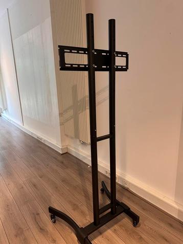 Tv portable stand beschikbaar voor biedingen