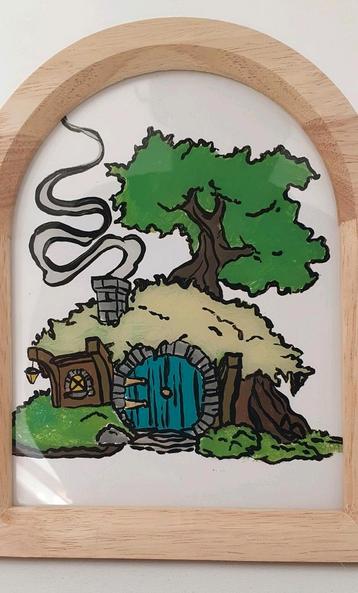Handgemaakte decoratie geschilderd op glas hobbit huis beschikbaar voor biedingen