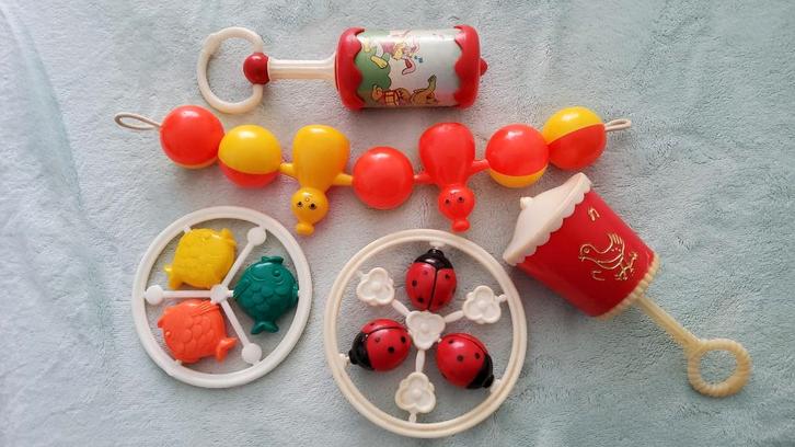 4 oude retro rammelaars 1 tuimelaar wandelwagenspanner Giraf, Verzamelen, Speelgoed, Zo goed als nieuw, Ophalen of Verzenden