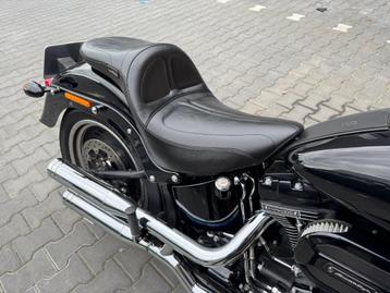 Le Pera Maverick Long Legs seat Softail Wide Tire 2006-2017 beschikbaar voor biedingen