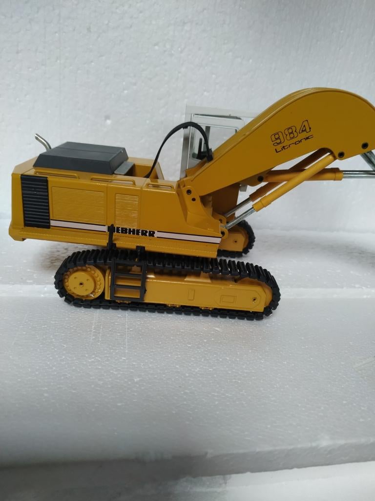 Liebherr kraan 984. Hooglepel, Hobby en Vrije tijd, Modelauto's | 1:50, Hijskraan, Tractor of Landbouw, Conrad, Ophalen of Verzenden