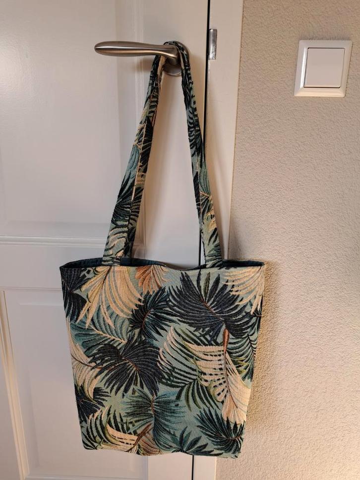 NIEUW! Gobelin stevige schoudertas met magneetsluiting., Sieraden, Tassen en Uiterlijk, Tassen | Schoudertassen, Nieuw, Ophalen of Verzenden