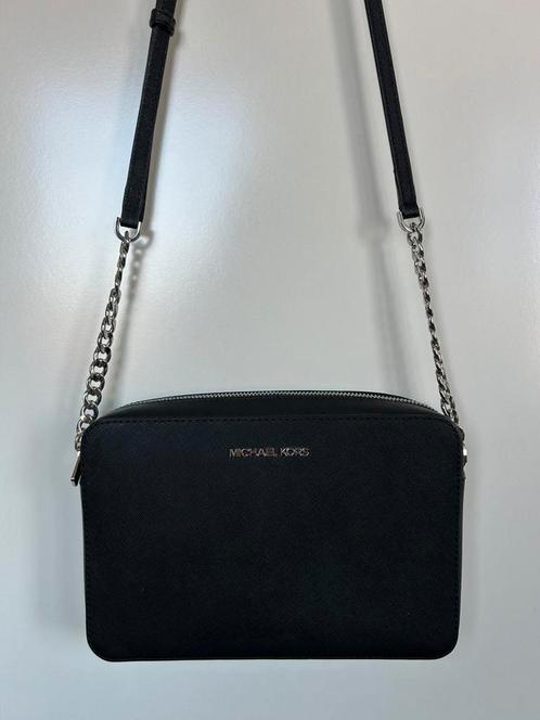 Michael Kors crossbody bag large zwart met zilveren details, Sieraden, Tassen en Uiterlijk, Tassen | Schoudertassen, Zo goed als nieuw