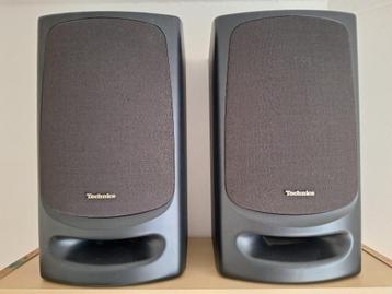 2 Speakers - Technicus beschikbaar voor biedingen