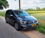Volkswagen Touran R-line 1.4 TSI 110KW 2017 Grijs, Auto's, Volkswagen, Voorwielaandrijving, 74 €/maand, Zwart, Alcantara