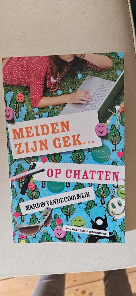 Meiden zijn gek... op chatten - Marion van de Coolwijk, Boeken, Kinderboeken | Jeugd | 13 jaar en ouder, Gelezen, Fictie, Ophalen of Verzenden