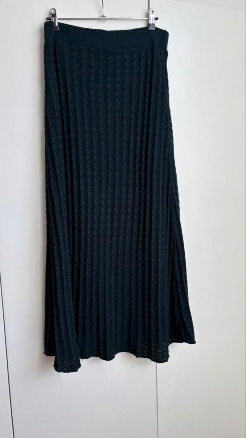 Zara midi rok emerald green donkergroen gevoerd L, Kleding | Dames, Rokken, Gedragen, Groen, Onder de knie, Verzenden