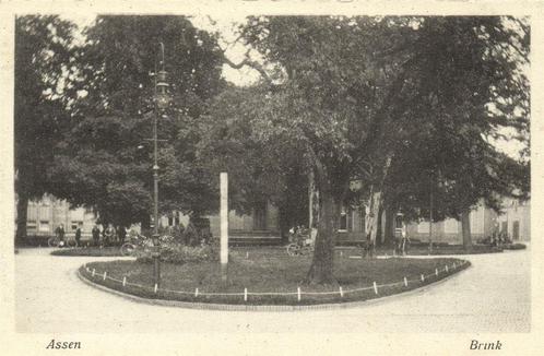 Assen - Brink - volk fiets - ongelopen, Verzamelen, Ansichtkaarten | Nederland, Ongelopen, Drenthe, 1920 tot 1940, Ophalen of Verzenden