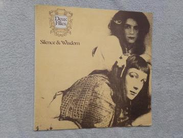 DEUX FILLES - silence & wisdom  beschikbaar voor biedingen