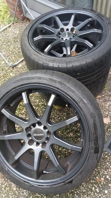 Gebruikte Banden en Velgen Set beschikbaar voor biedingen