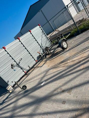 Te huur bootrailer beschikbaar voor biedingen