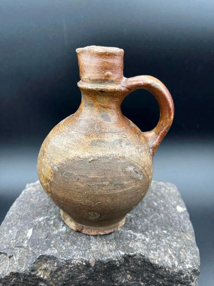 Bodemvondst steengoed kruikje oliekruikje Bouffioulx om 1800, Antiek en Kunst, Antiek | Keramiek en Aardewerk, Ophalen of Verzenden