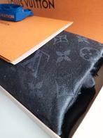 Originele Louis Vuitton monogram sjaal antraciet, Kleding | Dames, Mutsen, Sjaals en Handschoenen, Ophalen of Verzenden, Gedragen